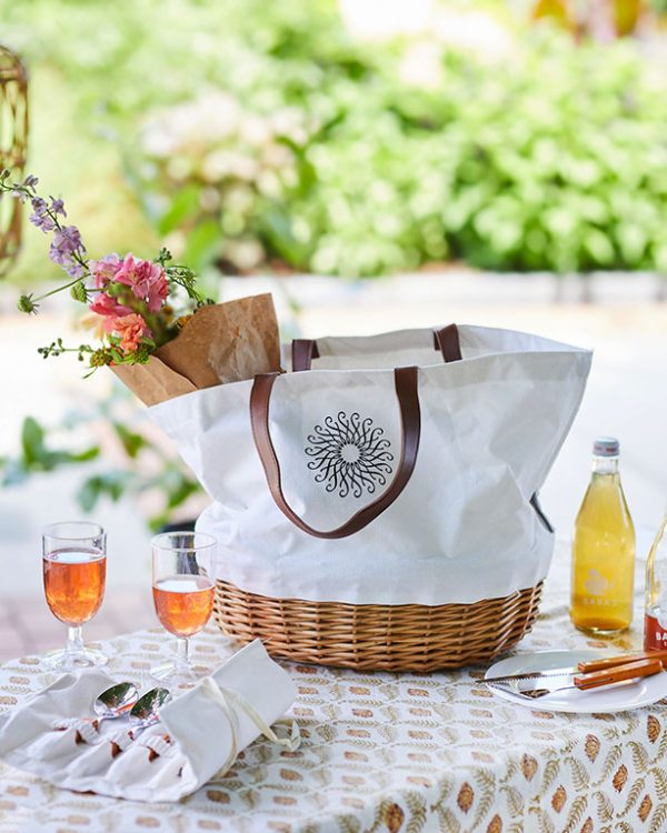 Longwood Gardens Rosette Meadow Picnic Basket