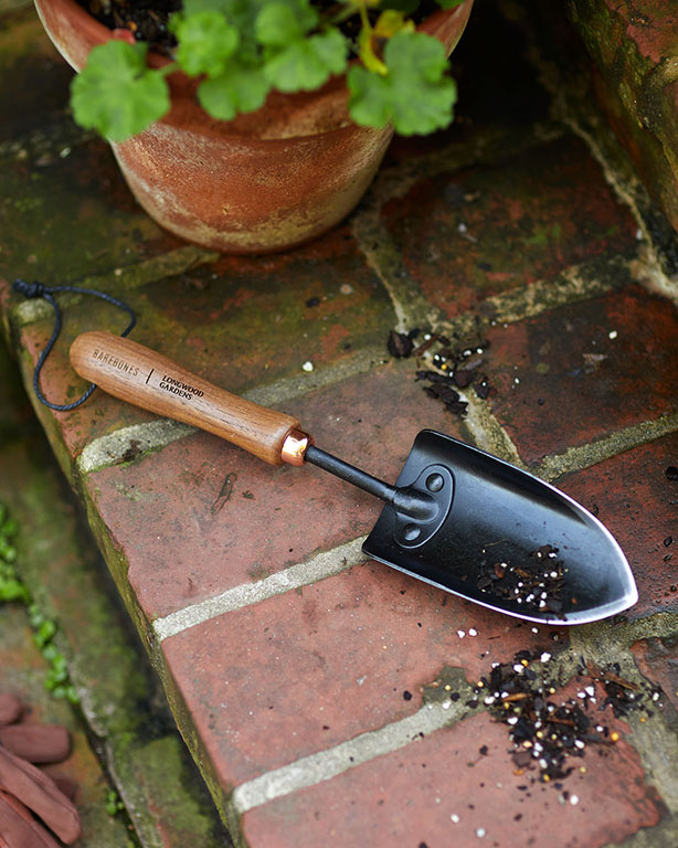 thumbnail image 2 of Yoetaun Heavy Duty Gardening Tool Ergonomic Handle Hand Shovel Trowel Rakes Weed Puller For Lawns And Garden Planting And Care Color 3 2 of 13